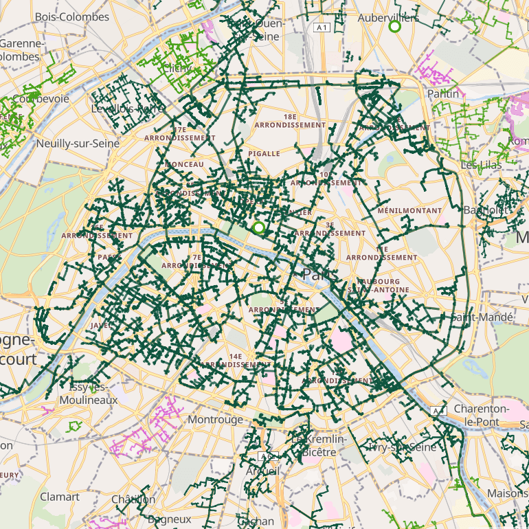 Le réseau de chaleur de la ville de Paris et des banlieues alentour. DINUM (data.gouv.fr), OpenMapTiles et contributeurs OpenStreetMap